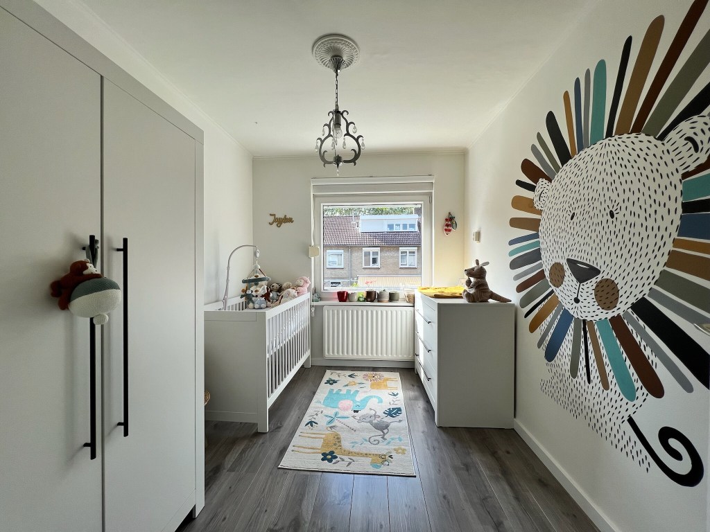 Designing a Minimalistic Nursery Room: Simplicity Meets&nbsp;Serenity